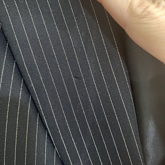 Tahari | Pinstripe Black Blazer Two Buttons - Picture 5 of 8